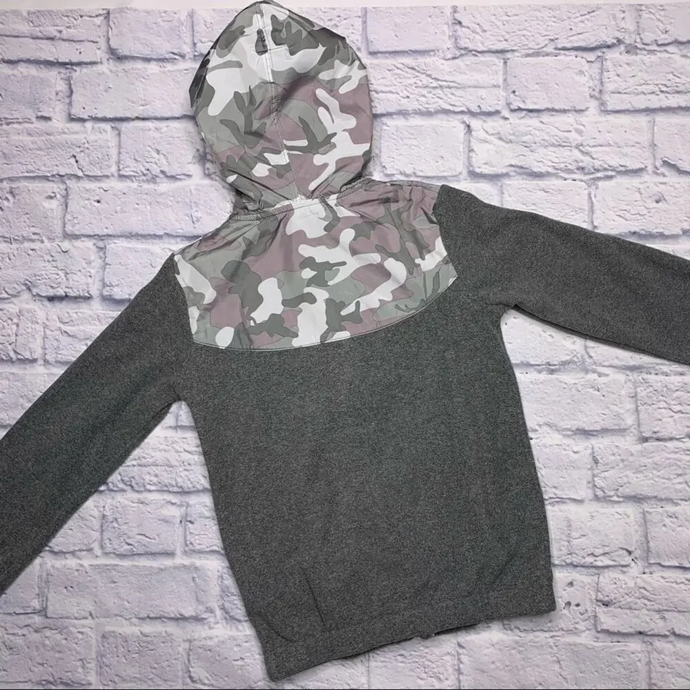 Nike Therma Dri-Fit Fleece in Grey/Camo